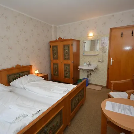 Haus Kleineisen By Châtel Reizen Bed & Breakfast Zell am See