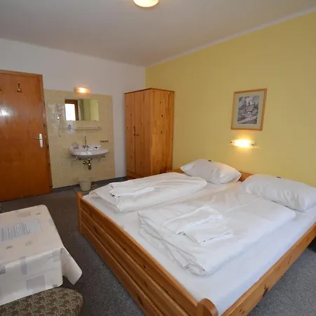 Haus Kleineisen By Châtel Reizen Bed & Breakfast