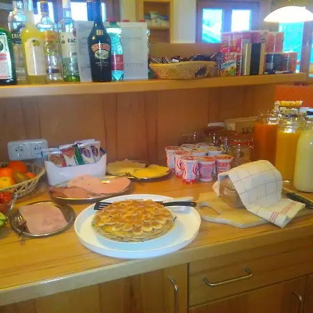 Haus Kleineisen By Chatel Reizen Panzió